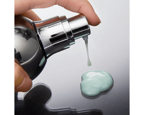 Esencia oxigenante con efecto refrescante, péptidos y complejo CICA para un tono uniforme, firmeza y luminosidad- MEDIPEEL Peptide 9 Volume White Cica Essence PRO